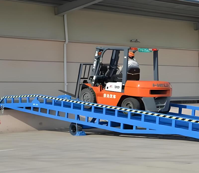 巴青移动式卸货平台（叉车用）